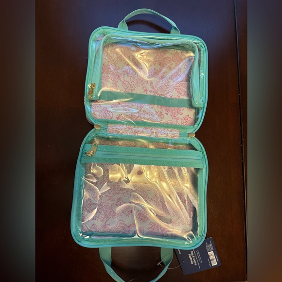 Roller Rabbit x Target Toiletry Bag - Picture 2 of 4